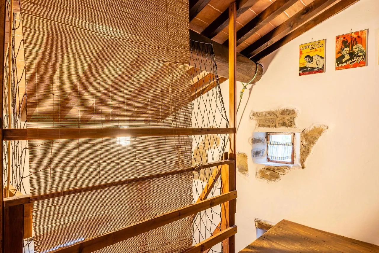 Il Colletto Romantic Stonehouse Pescia 0*,